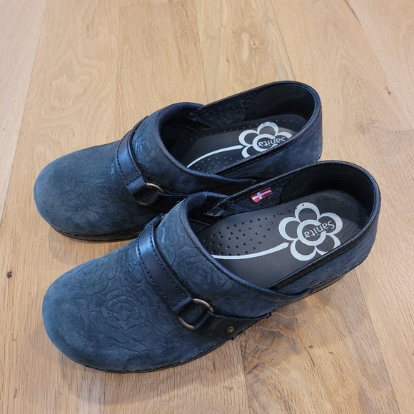 b.o.c Peggy Leather Upper Clogs - Picture 2 of 6